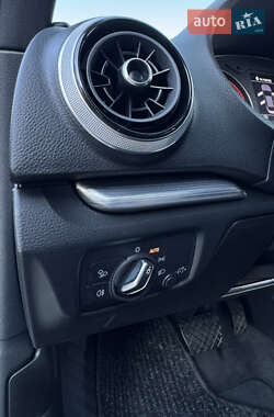 Седан Audi A3 2018 в 