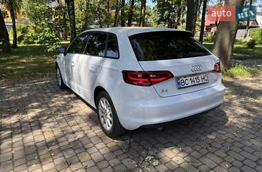 Хэтчбек Audi A3 2015 в 