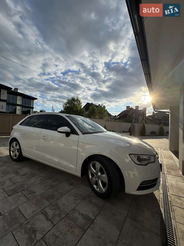 Хэтчбек Audi A3 2016 в Львове