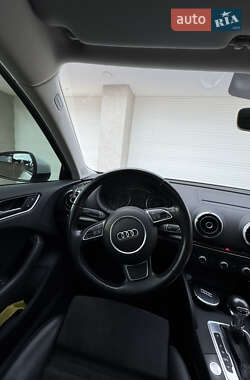 Хэтчбек Audi A3 2016 в 