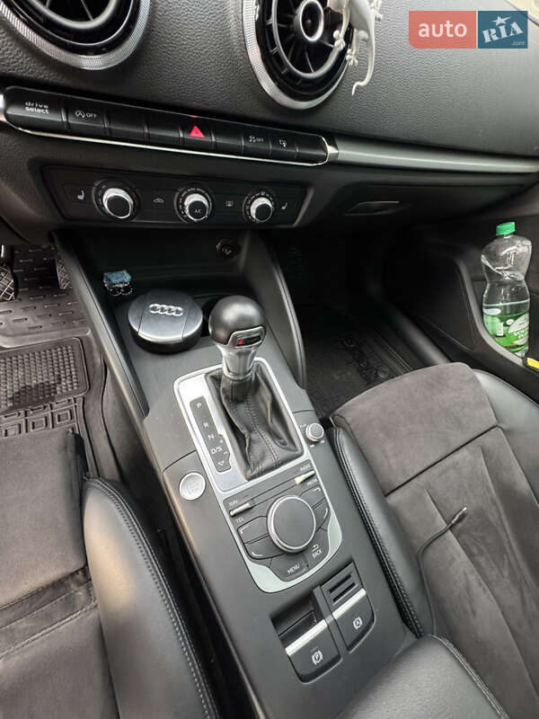 Хэтчбек Audi A3 2016 в Львове