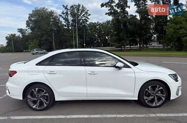 Седан Audi A3 2021 в 