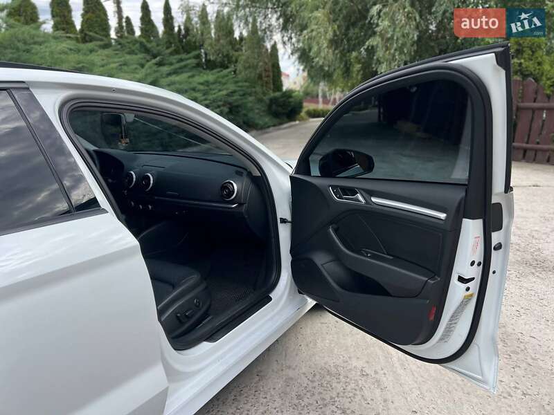 Седан Audi A3 2015 в Черкассах