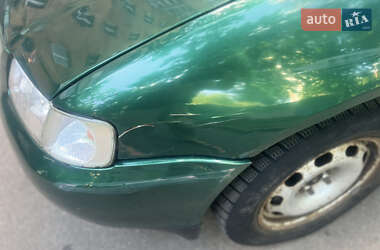 Хэтчбек Audi A3 1999 в 