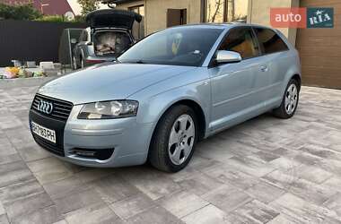 Хетчбек Audi A3 2003 в 