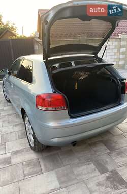 Хетчбек Audi A3 2003 в 