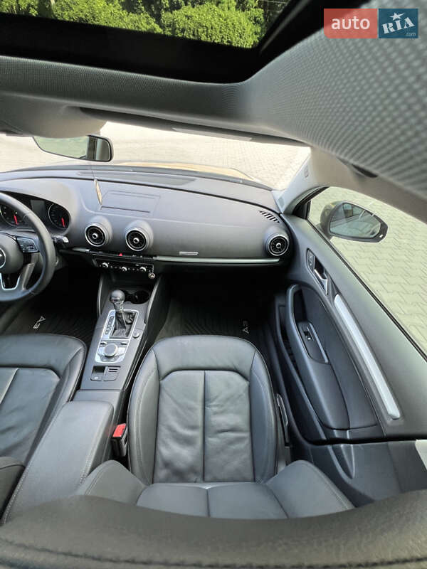 Седан Audi A3 2017 в Рівному