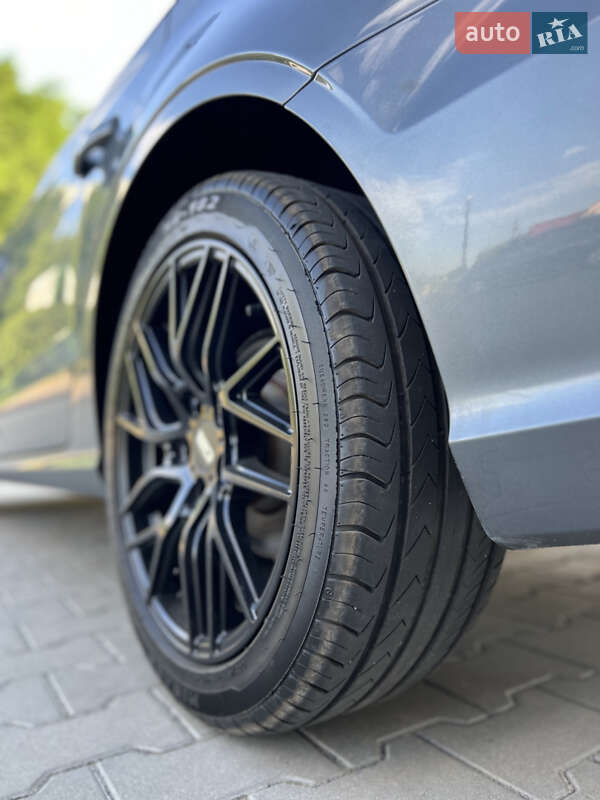 Седан Audi A3 2017 в Рівному