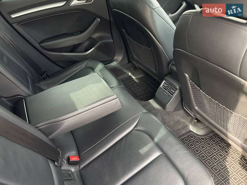 Седан Audi A3 2015 в Киеве