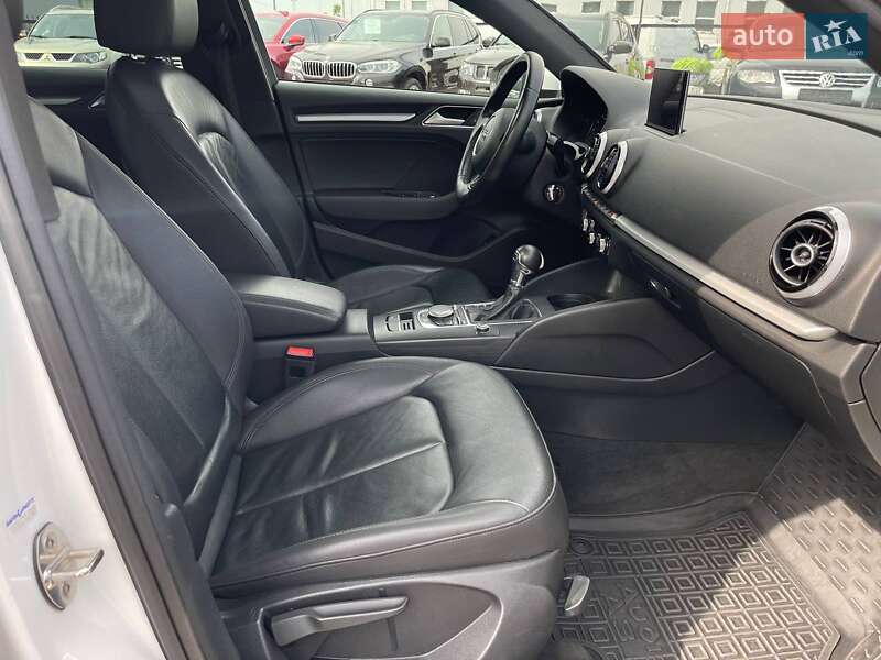 Седан Audi A3 2015 в Киеве