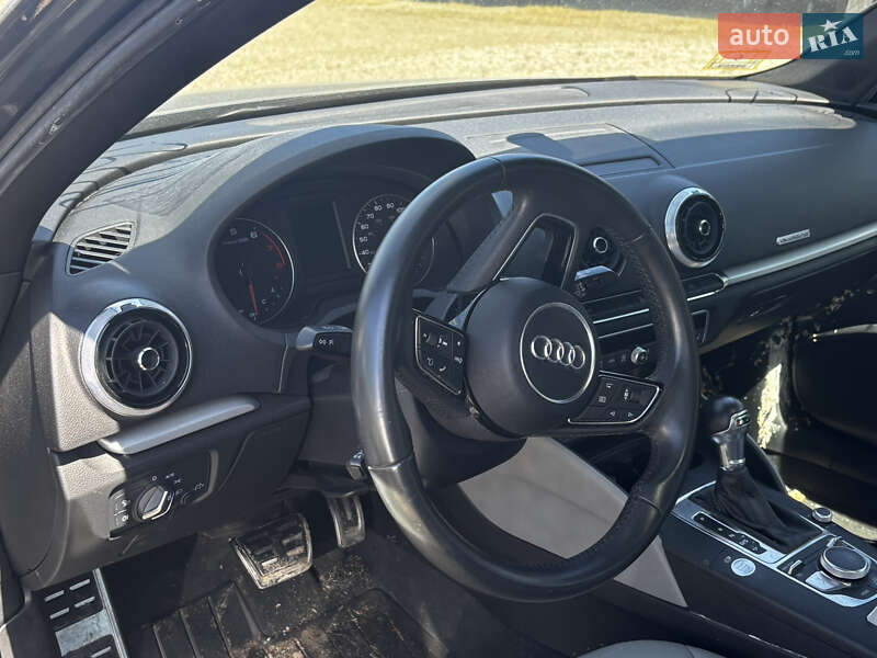 Седан Audi A3 2018 в Стрию