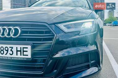 Хетчбек Audi A3 2017 в 