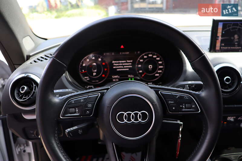 Кабриолет Audi A3 2019 в Львове
