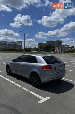 Хетчбек Audi A3 2003 в 