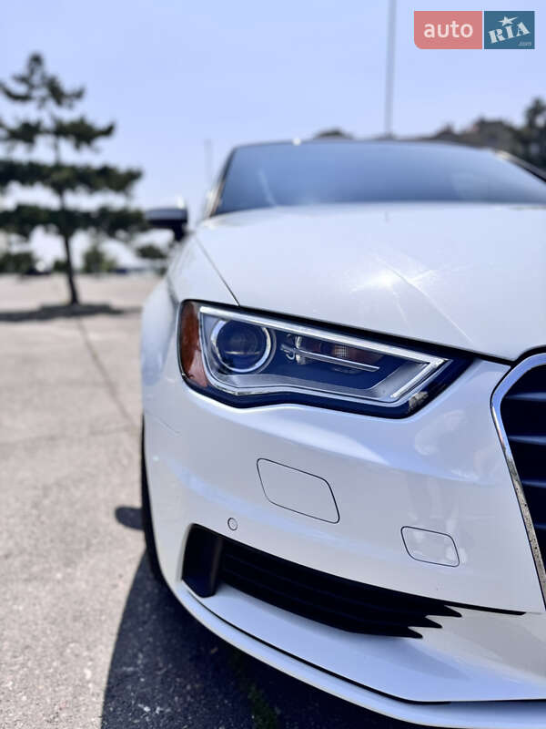 Седан Audi A3 2015 в 