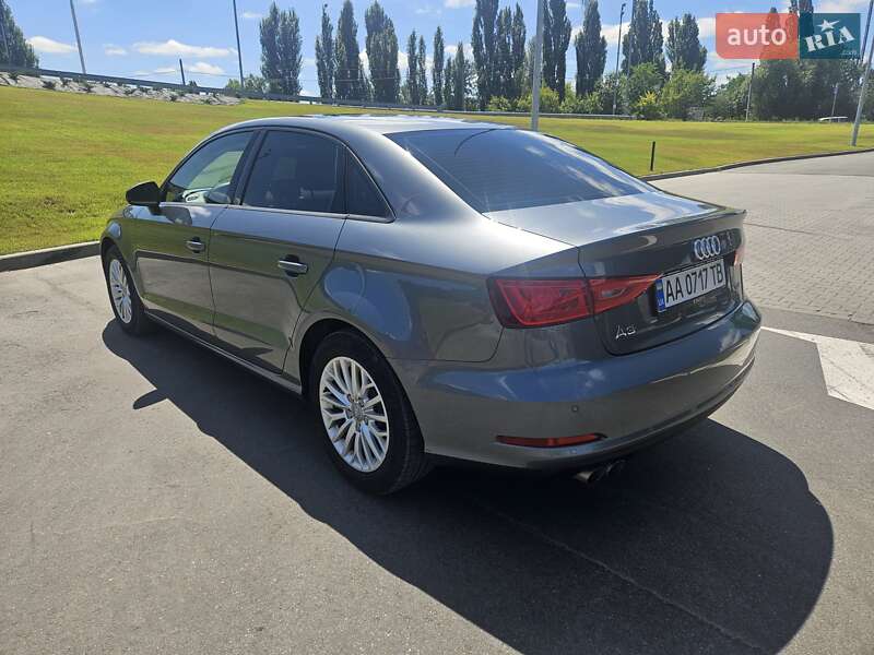 Седан Audi A3 2016 в Києві