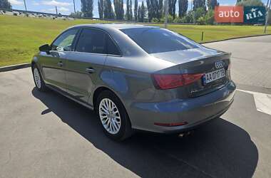 Седан Audi A3 2016 в 