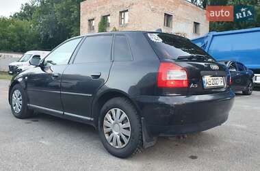Хэтчбек Audi A3 2002 в 
