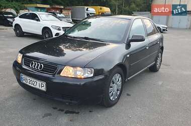 Хэтчбек Audi A3 2002 в 