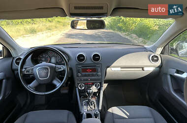 Хэтчбек Audi A3 2011 в 