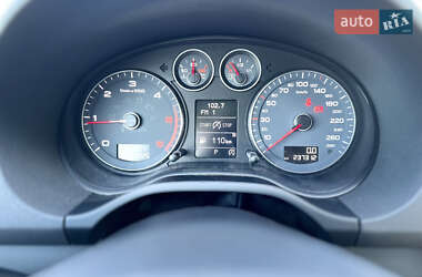 Хэтчбек Audi A3 2011 в 