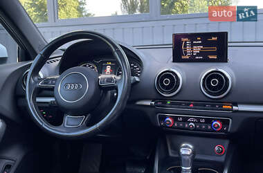 Хэтчбек Audi A3 2016 в 