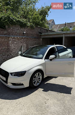 Седан Audi A3 2015 в 