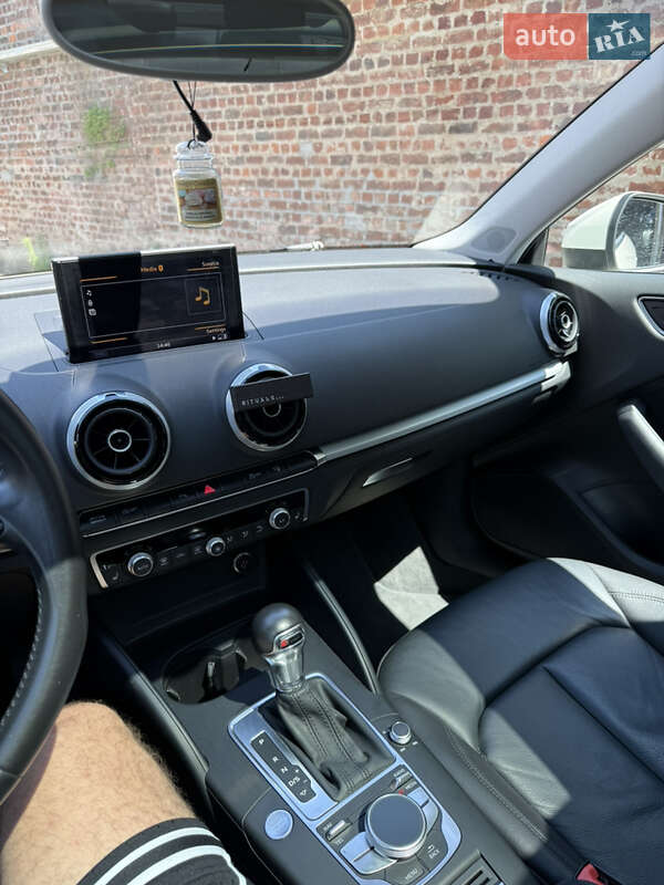 Седан Audi A3 2015 в Черновцах