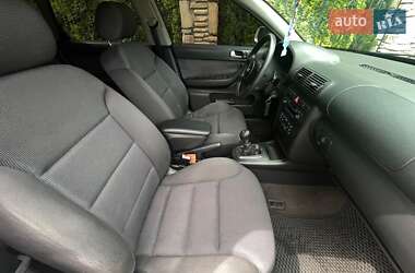 Хетчбек Audi A3 2002 в 