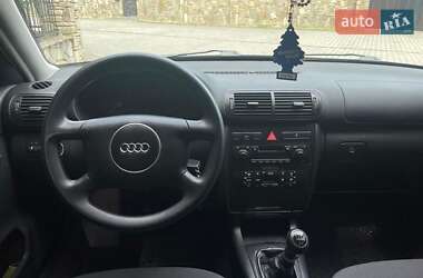 Хетчбек Audi A3 2002 в 