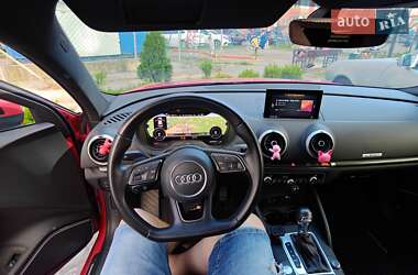 Хэтчбек Audi A3 2016 в 