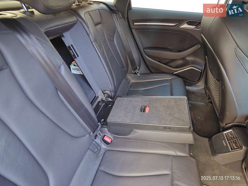 Хэтчбек Audi A3 2016 в Хмельницком