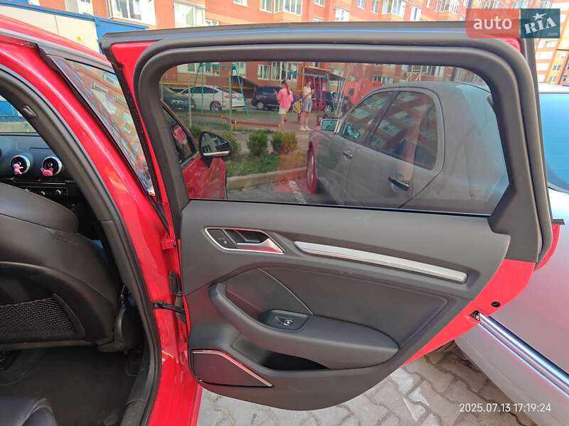 Хэтчбек Audi A3 2016 в Хмельницком
