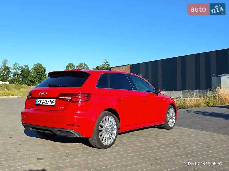 Хэтчбек Audi A3 2016 в Хмельницком