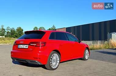 Хэтчбек Audi A3 2016 в 