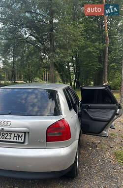 Хетчбек Audi A3 2000 в 