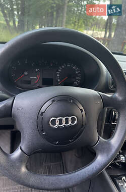 Хетчбек Audi A3 2000 в 