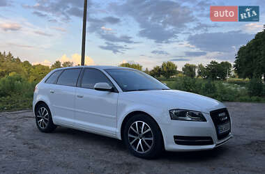 Хетчбек Audi A3 2010 в 
