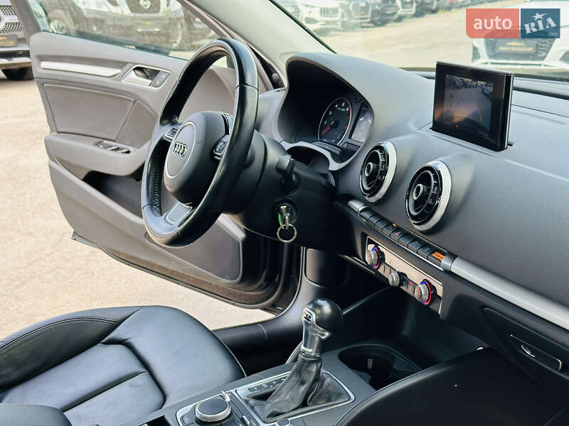 Седан Audi A3 2015 в Харькове