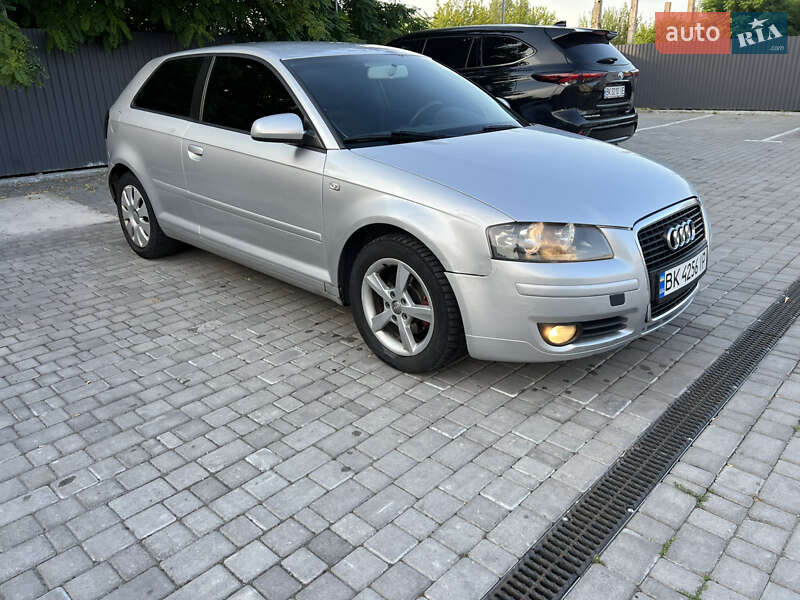 Хэтчбек Audi A3 2006 в 
