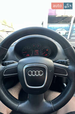 Хэтчбек Audi A3 2006 в 