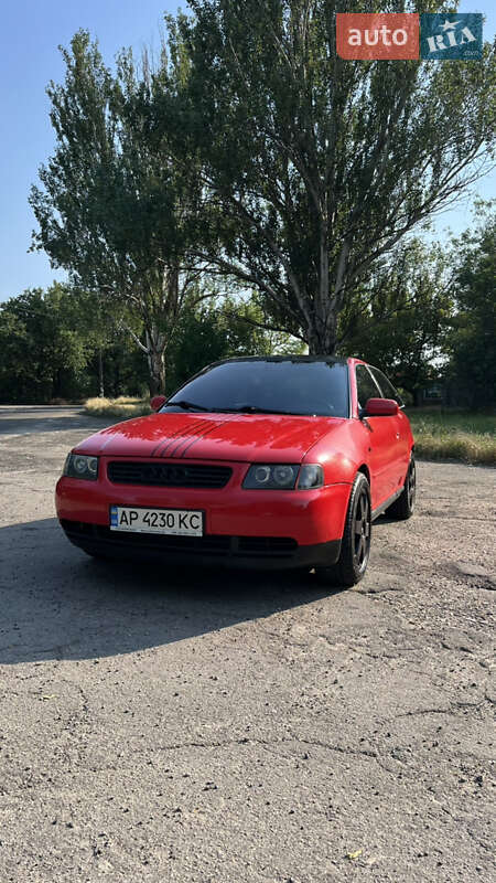 Хэтчбек Audi A3 1998 в 