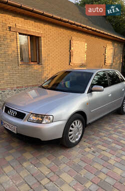 Хэтчбек Audi A3 2000 в 