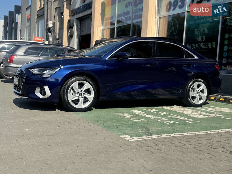 Седан Audi A3 2022 в Львове