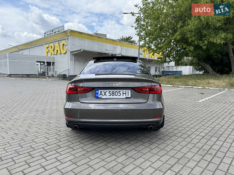 Седан Audi A3 2015 в Самборі