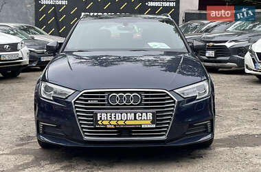 Хэтчбек Audi A3 2017 в 