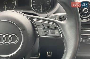 Хэтчбек Audi A3 2017 в 