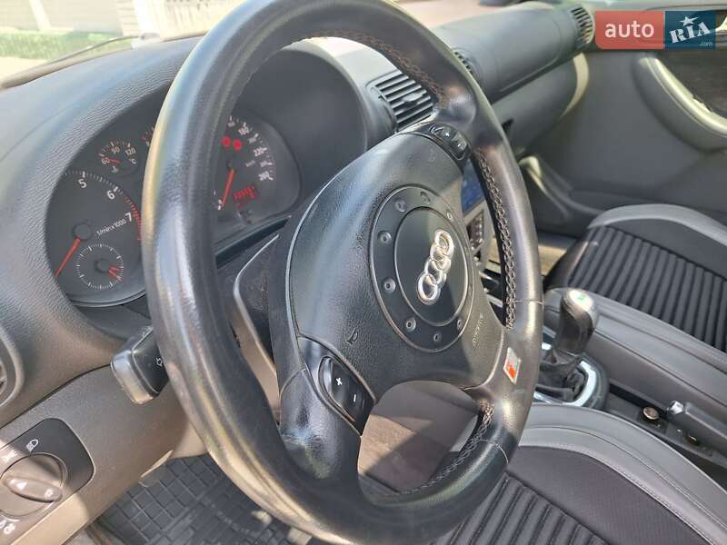 Хетчбек Audi A3 1997 в Чернівцях