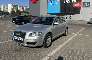 Хетчбек Audi A3 2004 в 