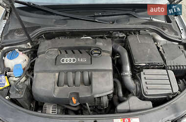 Хетчбек Audi A3 2004 в 